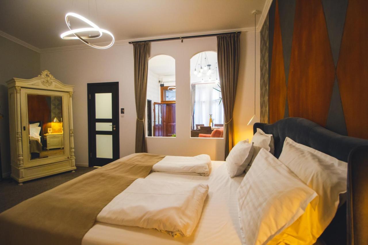 Bed and Breakfast Rabbit Hole Sibiu Esterno foto