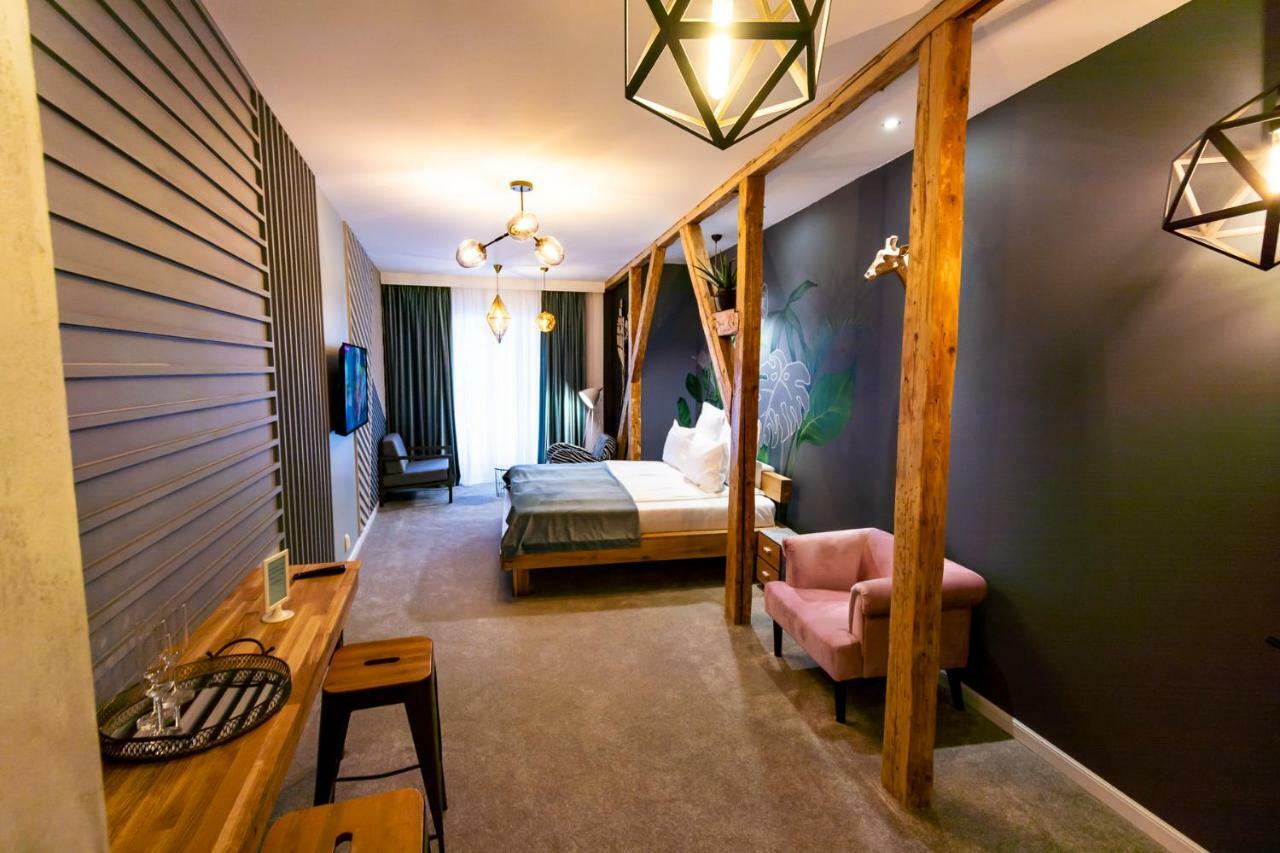 Bed and Breakfast Rabbit Hole Sibiu Esterno foto