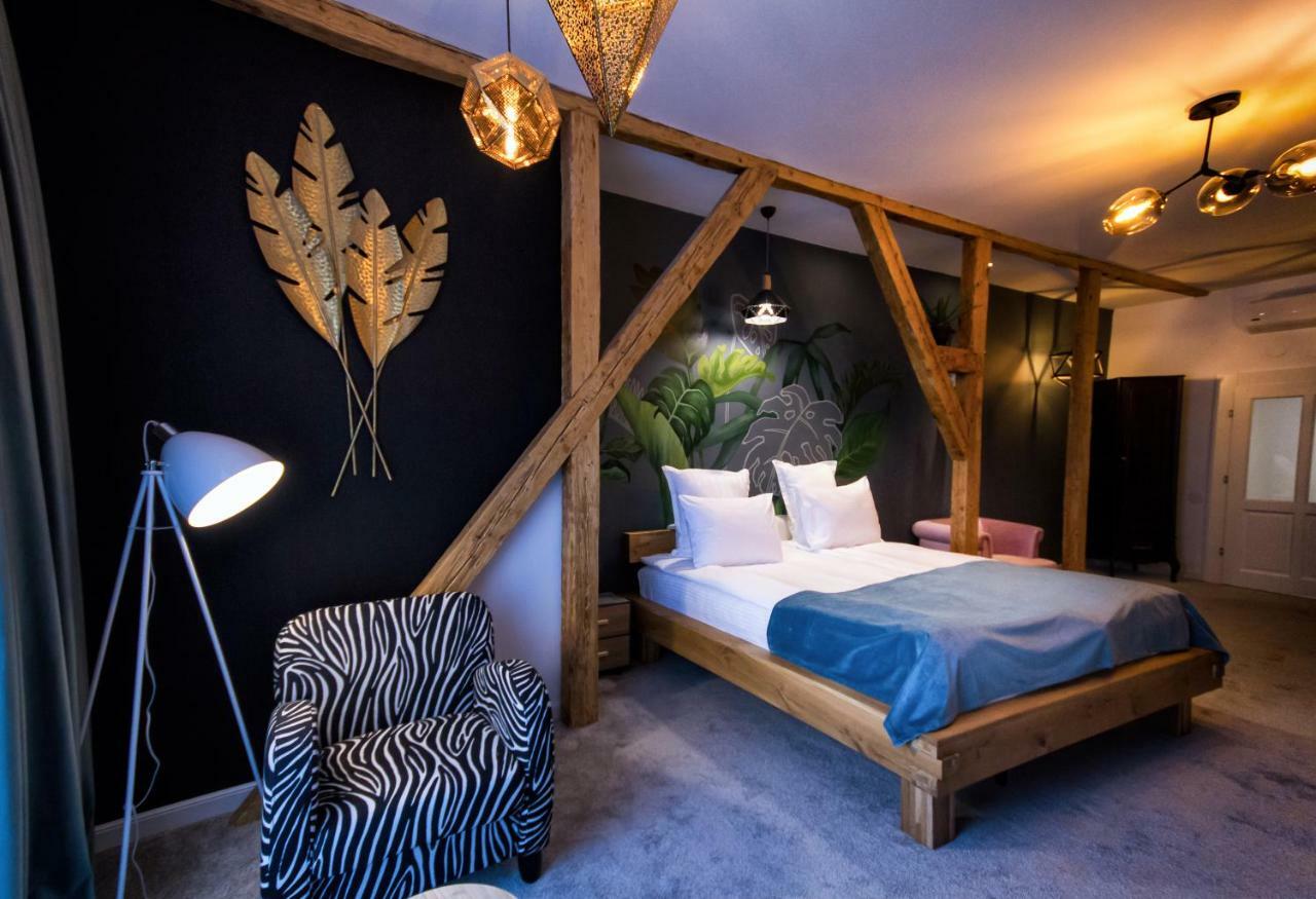 Bed and Breakfast Rabbit Hole Sibiu Esterno foto
